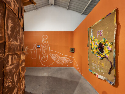 Wiki Pirela, Acto de fe, vista de exhibición. Cortesía de ABRA