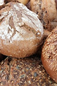 Variedad de panes saludables. Foto: Panaderías Levadura Madre