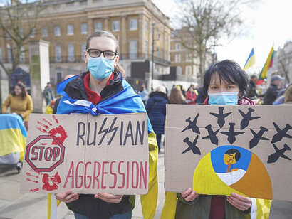 Crowds at a pro-Ukraine rally in London’s Trafalgar Square, reflecting international solidarity with Ukraine amid ongoing tensions with Russia