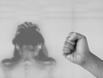 Violenza verbale. “Chissà la moglie che ha combinato e comunque tutti hanno diritto a una difesa” 