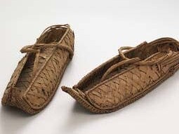 Pair of overshoes, 1550 – 1070 BC, Egypt. Museum no. 865 & A-1903. From Major Myers collection. © Victoria and Albert Museum, London