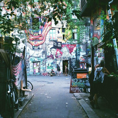 Quartiere metropolitano degradato: "Mi ero dato appuntamento con Vito per andare insieme alla cava, una zona abbandonata e inselvatichita a ridosso del nostro quartiere..."