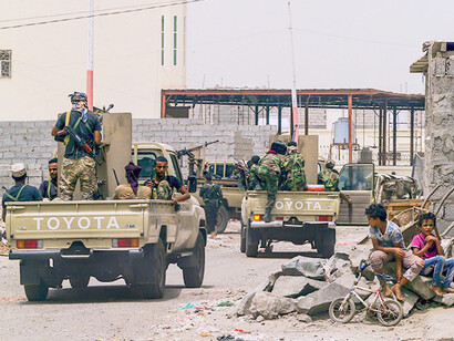 Tropas de Al Qaeda patrullan Afganistán