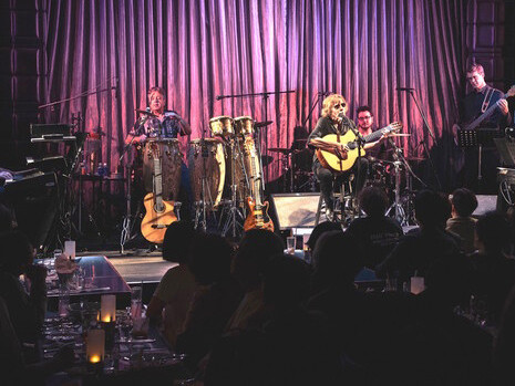 José Feliciano and band at Blue Note Tokyo © Tsuneo Koga