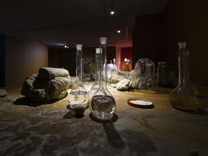 Various artists, Żabie Doły, a group exhibition, exhibition view. Courtesy of Kronika Centre for Contemporary Art