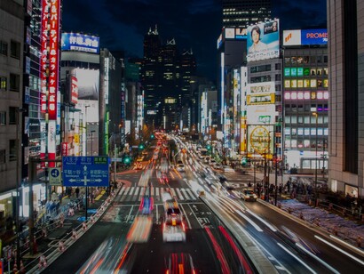 Time lapse de avenida movimentada em Shinjuku City, Tōkyō-to, Japão