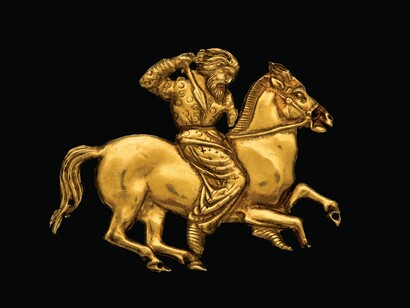 Targa d'oro raffigurante un cavaliere scita con una lancia nella mano destra, II  secolo  a.C.