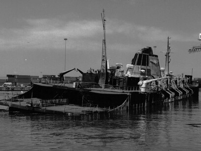 La nave affondata nel porto di Livorno