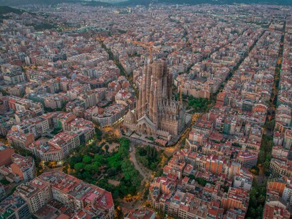 Vista panorámica de Barcelona, el escenario urbano que quedó paralizado durante el histórico apagón eléctrico. Barcelona, Cataluña, España