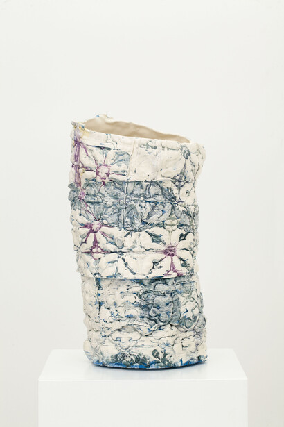 BLUE BLOOM OF PLUMS" (2016)
Enamelled earthenware
Height : 16 9/16 in - Width : 8 11/16 in