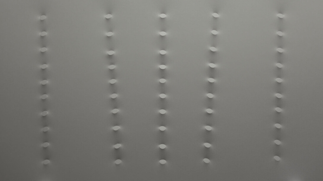 Turi Simeti, 5 file di piccoli ovali grigi, 2016, 150x300 cm. Courtesy Archivio Turi Simeti