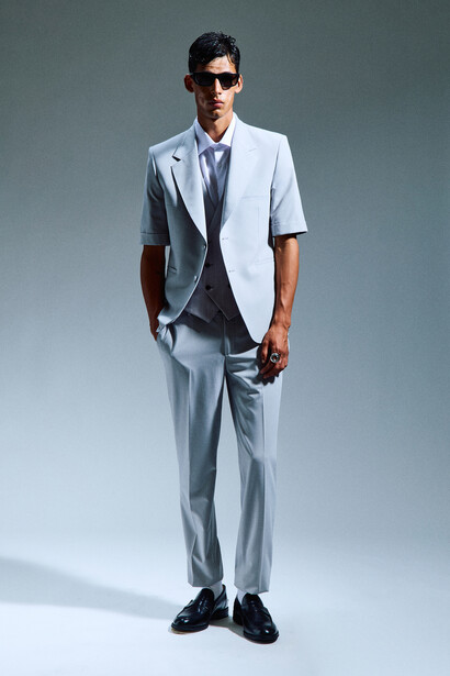 Campagna della collezione ss25 "TIMELESSENCE", presentata a Seoul