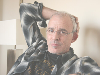 Kenny White sull’album "Long List of Priors": «Una cronaca di come il cuore fa fronte al passare degli anni, a quest’epoca tumultuosa e della lotta per trovare la semplicità in un mondo complesso». © Jack Smith