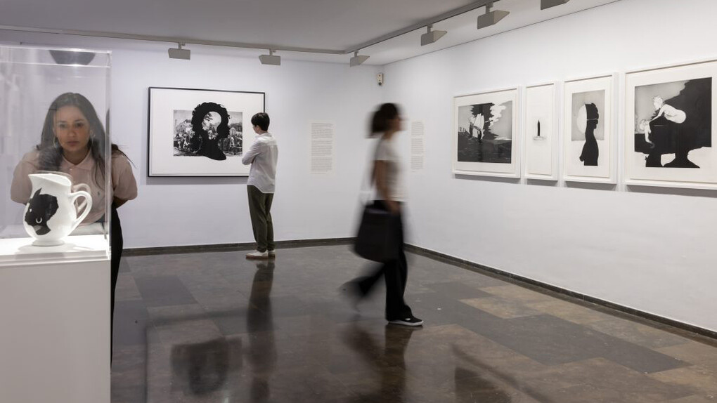 Kara Walker, Burning village, vista de exhibición. Cortesía de IVAM