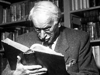 Carl Gustav Jung. As visões de Santa Hildegarda de Bingen podem ser compreendidas como experiências numinosas, um termo que se refere a encontros com o sagrado ou o divino que evocam um profundo sentimento de mistério, reverência e fascínio