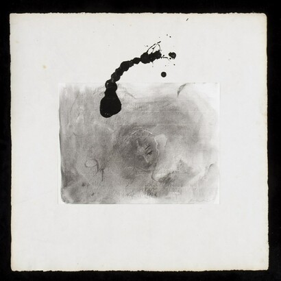 Omar Galliani, Le tue macchie nei miei occhi, 2008, carboncino su carta intelata e smalto nero, cm. 52x52 cm
Opere pubblicate nel libro Ruggero Manzoni, Nel vortice delle acque superiori, Raffaelli Editore, Rimini, 2015