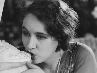 Fotograma de "A idade do Ouro" (1930), de Luis Buñuel