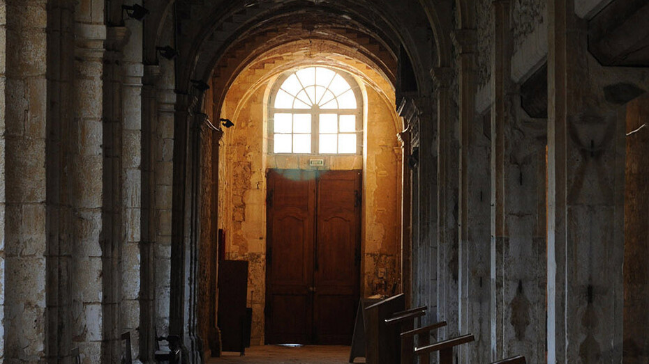 The side isle of the 12th century chancel of Saint Michel de Thiérach © Rozenn Quéré Brussels 2015