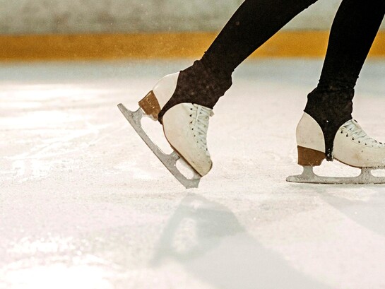 Pattinare nel mezzo significa trovare una leggerezza che non è superficialità, ma presenza