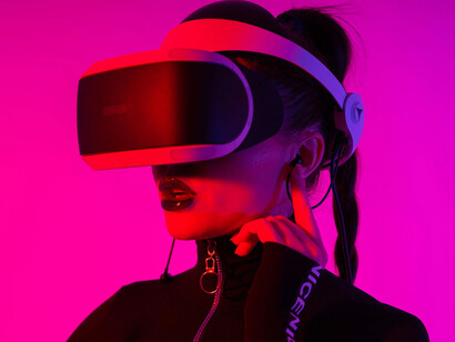 Entenda como a exploração espacial, uma visão comum em clássicos da ficção científica, está sendo impulsionada por empresas como SpaceX