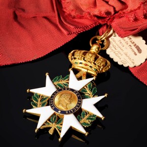 Bijou de commandeur de la Légion d’Honneur porté en grand-croix d’époque Second Empire provenant de l’Empereur Napoléon III, Estimation. Avec la courtoisie de Artcurial