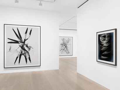 Thomas Ruff, Expériences lumineuses, exhibition view. Courtesy of David Zwirner Gallery