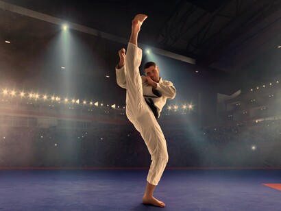 Il judo è un'arte marziale giapponese che si concentra su proiezioni e immobilizzazioni, con l'obiettivo di sottomettere l'avversario utilizzando la forza e il movimento a proprio vantaggio