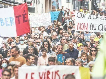La gran paradoja es la aparición de un fuerte movimiento antivacunas en muchos países ricos