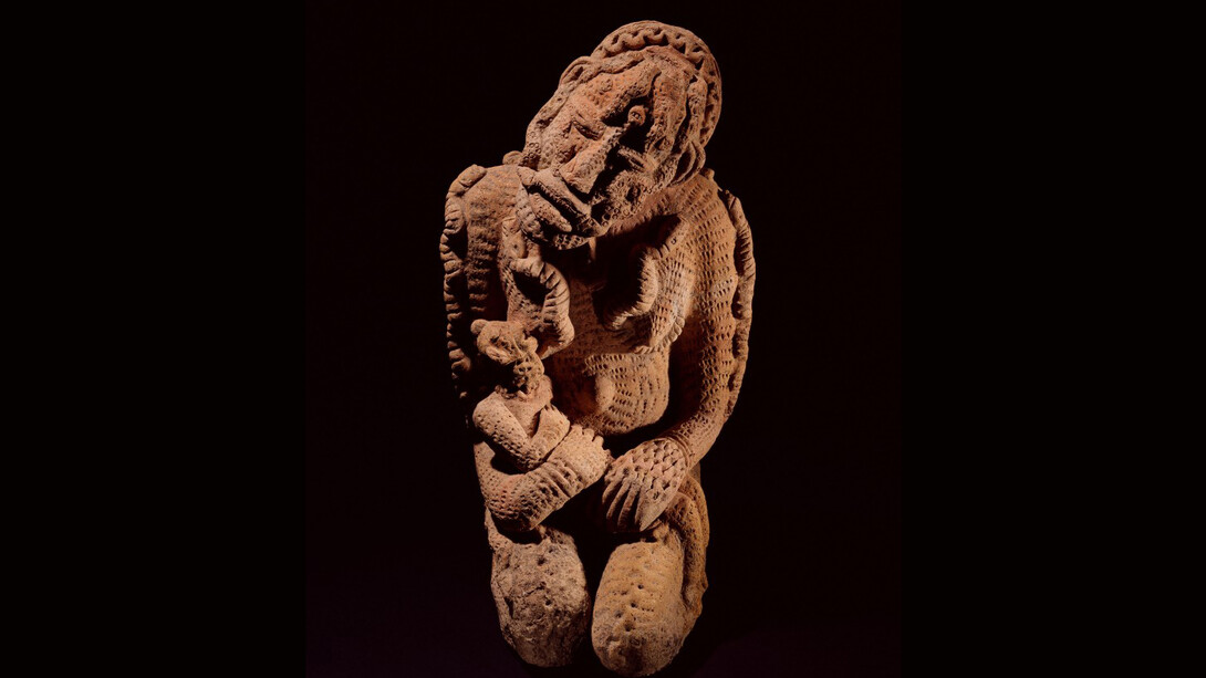 Djenne people, “Maternity figure”, 12th–15th century, Mali. Earthenware. Gift of John and Marcia Friede, 2007.6