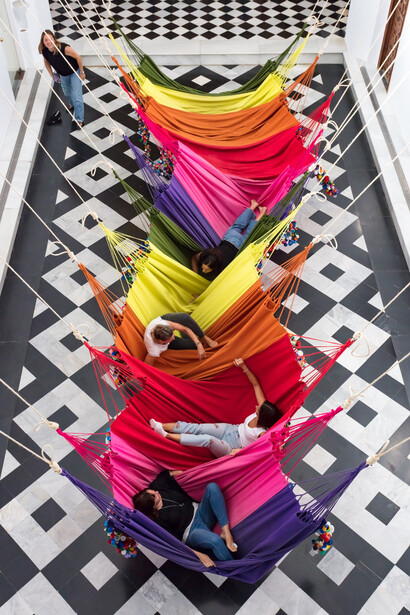 Opavivará! Rede social, vista de exhibición. Cortesía del Centro Andaluz de Arte Contemporáneo