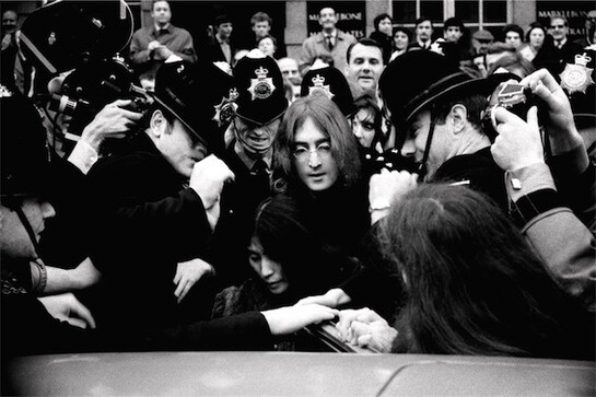 © Andrew McLear, John and Yoko leave court
