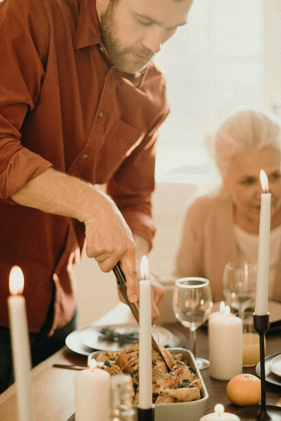 Entenda por que jejuar após excessos alimentares no natal não é a melhor opção e descubra estratégias saudáveis para recuperar o bem-estar