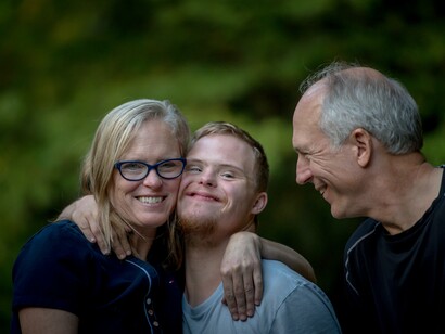 Sindrome di Down. Le malformazioni congenite causano numerose difficoltà di inserimento sociale da parte dei loro portatori e anche di chi se ne prende cura sin dal primo momento, cioè le mamme