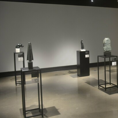 La exhibición destaca el caracter ancestral del jade y su vínculo con lo estético, lo divino y lo humano