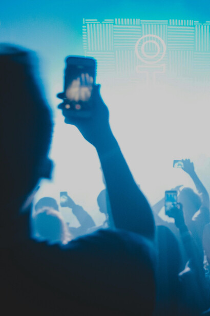 A beleza da música ao vivo está nos detalhes que as redes sociais não conseguem capturar ou transmitir