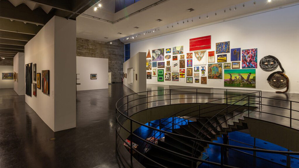 Gilberto Chateaubriand, uma coleção sensorial, vista da exposição. Cortesia do Museu de Arte Moderna do Rio de Janeiro