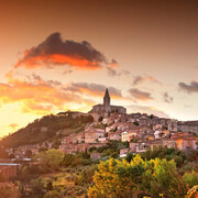 Veduta di Todi al tramonto