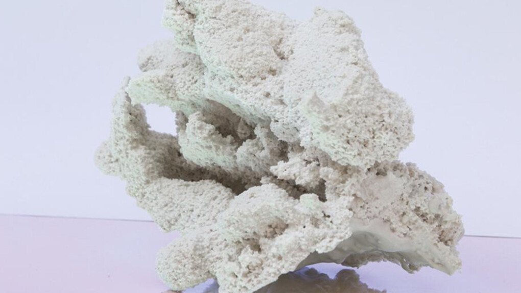 A futura memoria 2, jesmonite, 15x21x12 cm. Courtesy: l'artista e Alberto Peola, Torino.