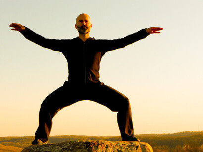 Arts énergétiques. j’aime pratiquer le Qi Gong sur des sites mégalithiques afin d’allier les énergies du lieu aux exercices