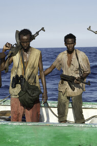 Piratas africanos en una imagen de la película "Capitán Phillips" (2013)