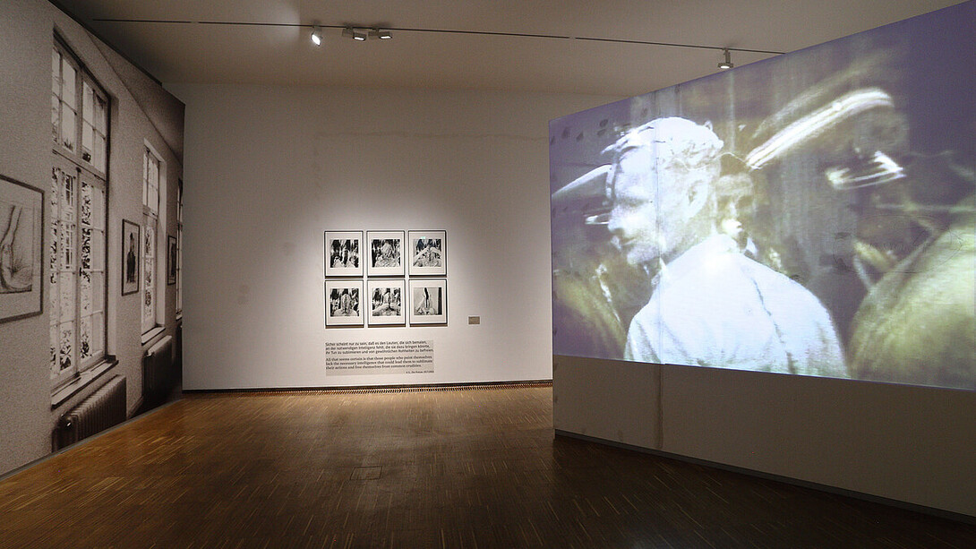 Günter Brus, Das bleiben im rahmen des unmöglichen, ausstellungsansicht. Mit freundlicher genehmigung der Neuen Galerie Graz