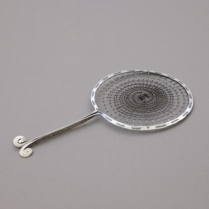 Alexander Calder, Milk skimmer, c. 1940 © 2018 Calder Foundation, New York / DACS London
