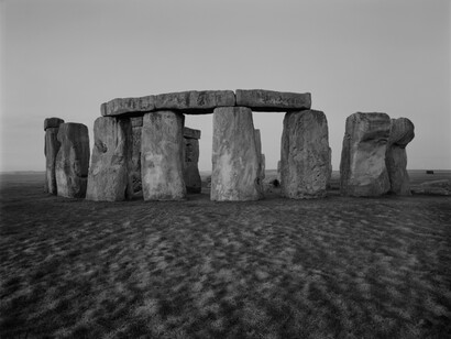 Kenro Izu Stonehenge #69, England, 1981 dalla serie “Sacred Places” stampa ai sali d’argento, 25x33 cm courtesy l’autore