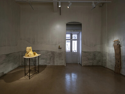 Prabhakar Pachpute, Lone runner’s laboratory, exhibition view. Courtesy of Experimenter