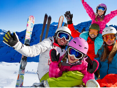 Las familias suelen pasárselo en grande en los días de esquí