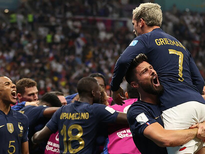 Footballeurs et sportifs. Ils passent de plus en plus de temps dans ces arènes face à des milliers de supporters déchaînés