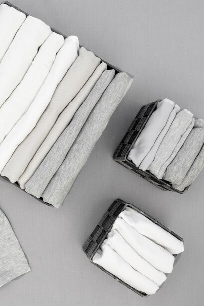 Non si tratta solo di scegliere cosa tenere, ma anche di creare combinazioni che siano funzionali e stilisticamente coerenti