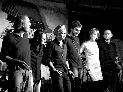 The progressive rock ensemble Syndone, featuring Nik Comoglio, Riccardo Ruggeri, Simone Rubinato, Marta Caldara, Gigi Rivetti, and Ciro Iavarone