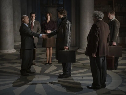 Fotograma del filme «Oslo», protagonizada por Andrew Scott, Ruth Wilson y Jeff Wilbusch 