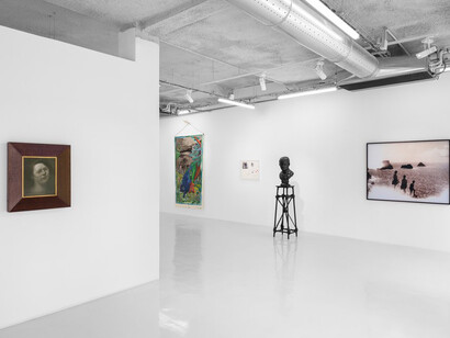 Various artists, De l’effacement de la figure humaine, exhibition view. Courtesy of Galerie Sator